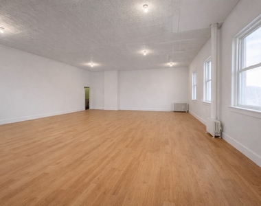 128 Nanticoke Avenue - Photo Thumbnail 18
