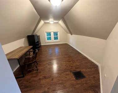 19 Edwards Street - Photo Thumbnail 9