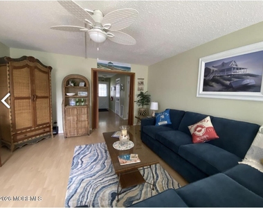 10 Se Central Avenue - Photo Thumbnail 1