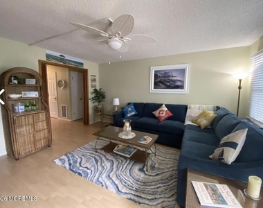 10 Se Central Avenue - Photo Thumbnail 2