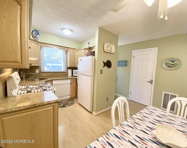 10 Se Central Avenue - Photo Thumbnail 5