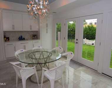 229 Lockwood Avenue - Photo Thumbnail 7