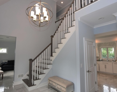 229 Lockwood Avenue - Photo Thumbnail 2