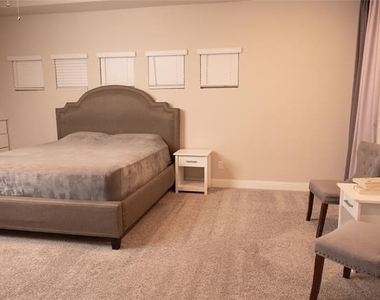 4147 Lagoon Place - Photo Thumbnail 10