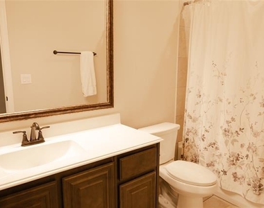4147 Lagoon Place - Photo Thumbnail 20