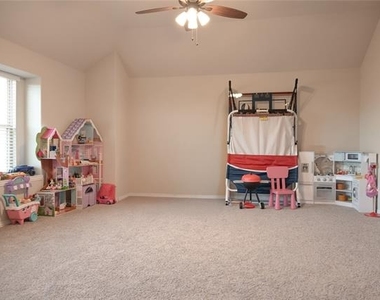 4147 Lagoon Place - Photo Thumbnail 18