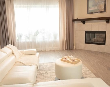 4147 Lagoon Place - Photo Thumbnail 4
