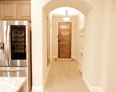 4147 Lagoon Place - Photo Thumbnail 3