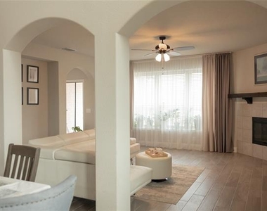 4147 Lagoon Place - Photo Thumbnail 5