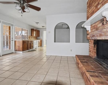 921 Middle Cove Drive - Photo Thumbnail 1