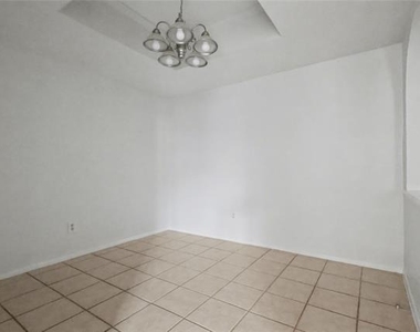 921 Middle Cove Drive - Photo Thumbnail 7