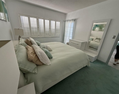 4117 N Bougainvilla Drive - Photo Thumbnail 2