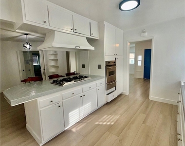 7407 Dunfield - Photo Thumbnail 17