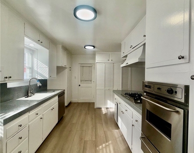 7407 Dunfield - Photo Thumbnail 18