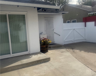 7407 Dunfield - Photo Thumbnail 3