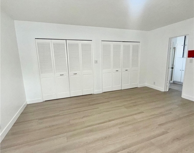 7407 Dunfield - Photo Thumbnail 14