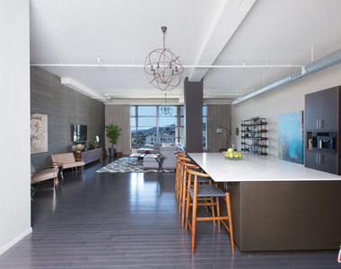 1645 N Vine Street - Photo Thumbnail 20