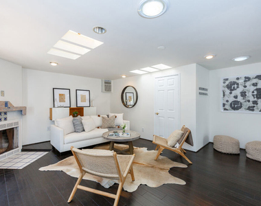 465 S Sherbourne Drive - Photo Thumbnail 18