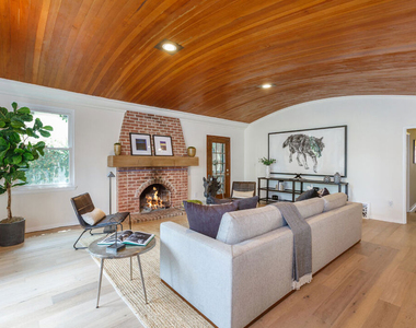 465 S Sherbourne Drive - Photo Thumbnail 1