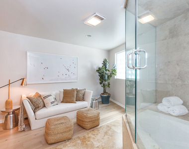 465 S Sherbourne Drive - Photo Thumbnail 16