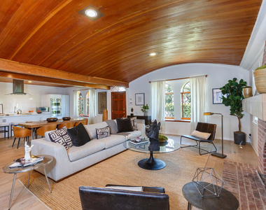 465 S Sherbourne Drive - Photo Thumbnail 3