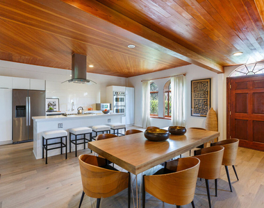 465 S Sherbourne Drive - Photo Thumbnail 4