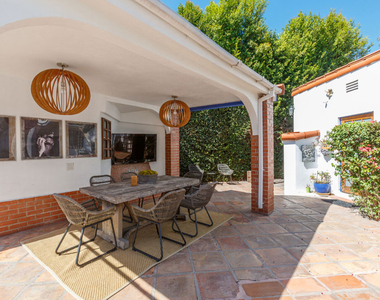 465 S Sherbourne Drive - Photo Thumbnail 23