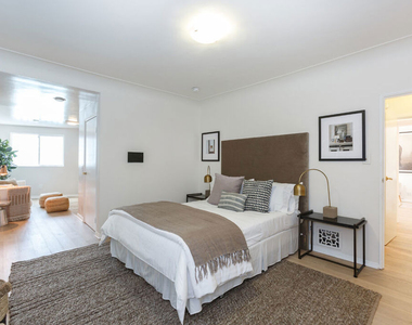465 S Sherbourne Drive - Photo Thumbnail 14