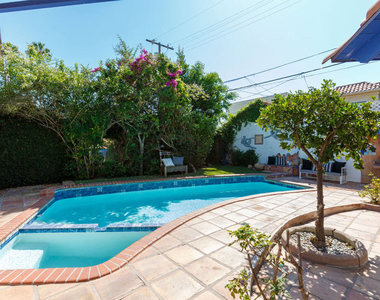 465 S Sherbourne Drive - Photo Thumbnail 21