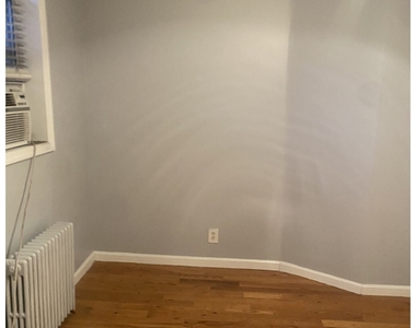 454 Lorimer St - Photo Thumbnail 4