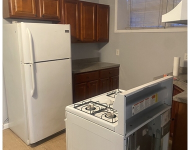454 Lorimer St - Photo Thumbnail 10