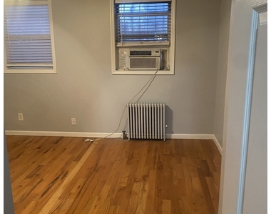 454 Lorimer St - Photo Thumbnail 1