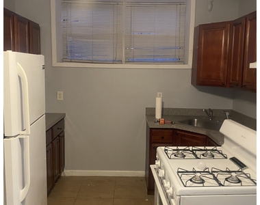 454 Lorimer St - Photo Thumbnail 7