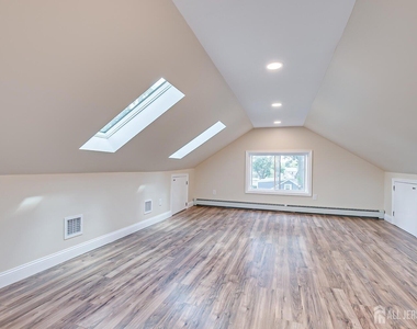 338 Buckelew Avenue - Photo Thumbnail 24
