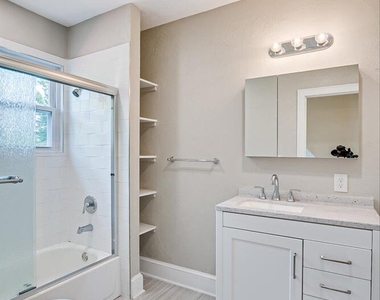 338 Buckelew Avenue - Photo Thumbnail 14