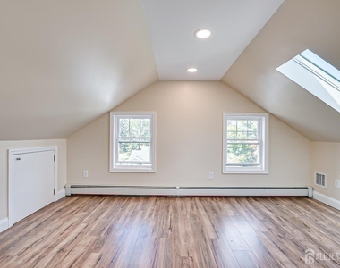 338 Buckelew Avenue - Photo Thumbnail 27