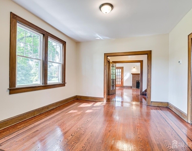 338 Buckelew Avenue - Photo Thumbnail 5