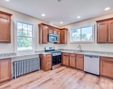 338 Buckelew Avenue - Photo Thumbnail 12
