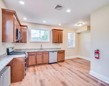 338 Buckelew Avenue - Photo Thumbnail 9