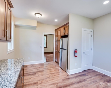 338 Buckelew Avenue - Photo Thumbnail 10