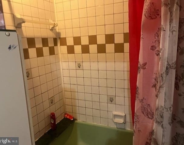 5005 Jackson Street - Photo Thumbnail 3