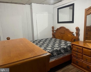 5005 Jackson Street - Photo Thumbnail 5