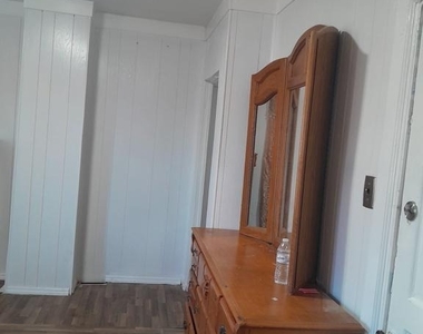 5005 Jackson Street - Photo Thumbnail 9
