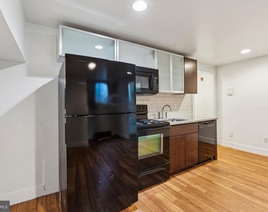 1611 W Montgomery Avenue - Photo Thumbnail 4