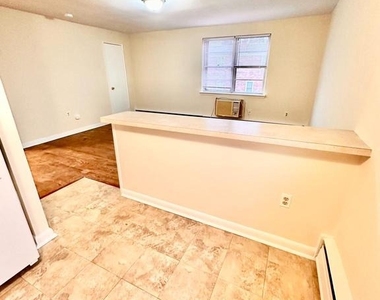 5918 Houghton Street - Photo Thumbnail 5