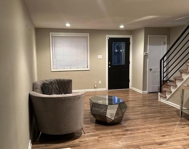 777 Bennington Road - Photo Thumbnail 3