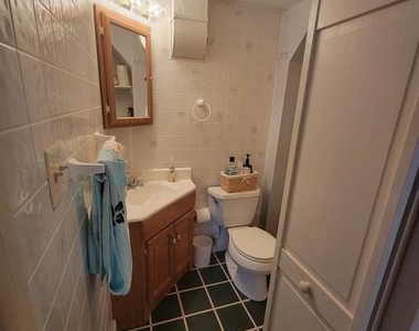 433 Elm Avenue - Photo Thumbnail 6