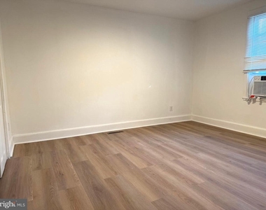 61 West - Photo Thumbnail 8