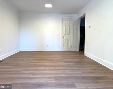 61 West - Photo Thumbnail 6