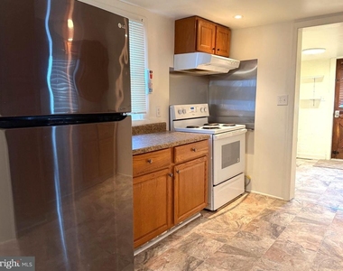 61 West - Photo Thumbnail 3